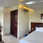Binh Hung Hotel