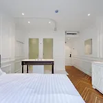 Saki Aparthotel 5