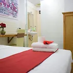 Reddoorz Marieline 2 Hotel