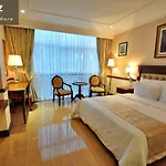 Hanz Central Hotel & Residences
