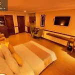 Hanz Central Hotel & Residences