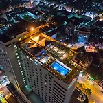 Windsor Plaza Hotel