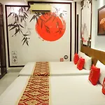 Quynh Huong Hotel