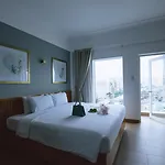 Happy Life Green Hotel