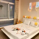 Joy Inn Nguyen Thi Thap Hotel