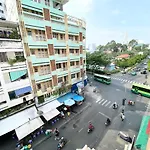 Home Away Do Quang Dau- Homestay, City Center, D1