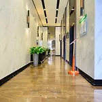 Luxury Gold Apartment: Royal 86