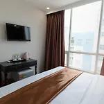 Queen Central Hotel - Ben Thanh Market