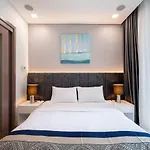 The Summit Suite Landmark 81 - Vinhomes Central Park