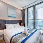The Summit Suite Landmark 81 - Vinhomes Central Park