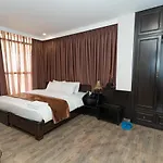 Queen Central Hotel - Ben Thanh Market