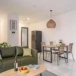 Roomio Precia - Share Apartment