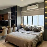Khanh Nguyen Luxury, Fully Furnished Studio Apartment With Street View