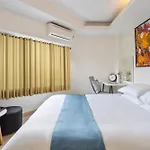 The Dilly Hotel - Truong Dinh