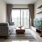 Central Business District Rivergate Apartment - Free Pickup & Pool