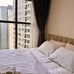 New Luxury 2 Bedroom Saigon Royal Condo 4 Pax , Near District 1,Vietnam Ap13