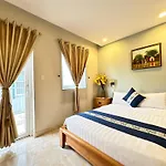 Luan Vu Hotel - Bui Vien Walking Street