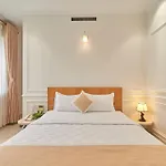 Bin Bin 10 - Mimosa Hotel Near Tan Son Nhat Airport
