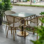 Golden Tree Hotel & Apartment