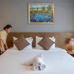 Thao Trang Laluxe Hotel Phu My Hung