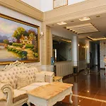 RedDoorz Thinh Gia Phat Hotel Hoang Hoa Tham Tan Binh