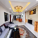 Mm\'S House