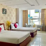 Gold Hotel, Saigon