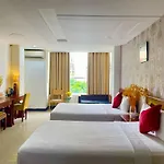 Gold Hotel, Saigon