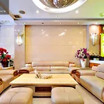Hanz Happy Hotel