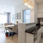 Sunrise City 1 Phong Ngu Co The Su Dung Ho Boi Mien Phi