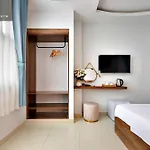 Hanz 137 Vivianne Hotel