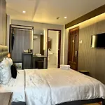 M&H Hotel