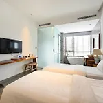 Sky Gem Central Hotel