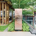 Luxury Fully Equipped Residence In Heart Of City