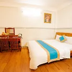 Diamond Hotel Cmt8 - Gan Am Thuc Dem Sai Gon