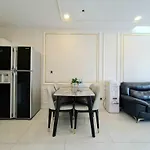 Vinhomes Central Park Apartments Luxury For Rent