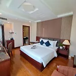 Kin Hotel Thi Sach