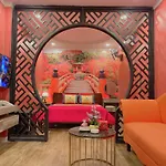 Love Hotel Hoc Mon