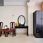 Hanz 175 Darbar City Loft