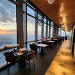 The Luxe Nest Riverside - Vinhome Landmark 81
