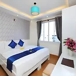 Blue River Hotel