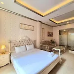 F F House Homestay