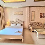 F F House Homestay