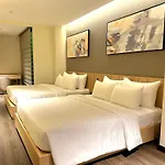 Central Park Saigon Hotel