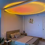 Peanuts Home - Spacious Double Room, Full Amenities