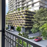 302 Modern Studio With Balcony & Kitchen
