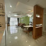 Luxury Apartment Near Secc