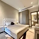 Luxury 2Bd Rooftop Bar & Pool In Saigon Center
