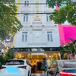 10H Hotel