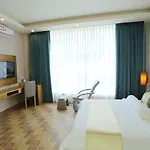Thuy Sakura Hotel & Serviced Apartment